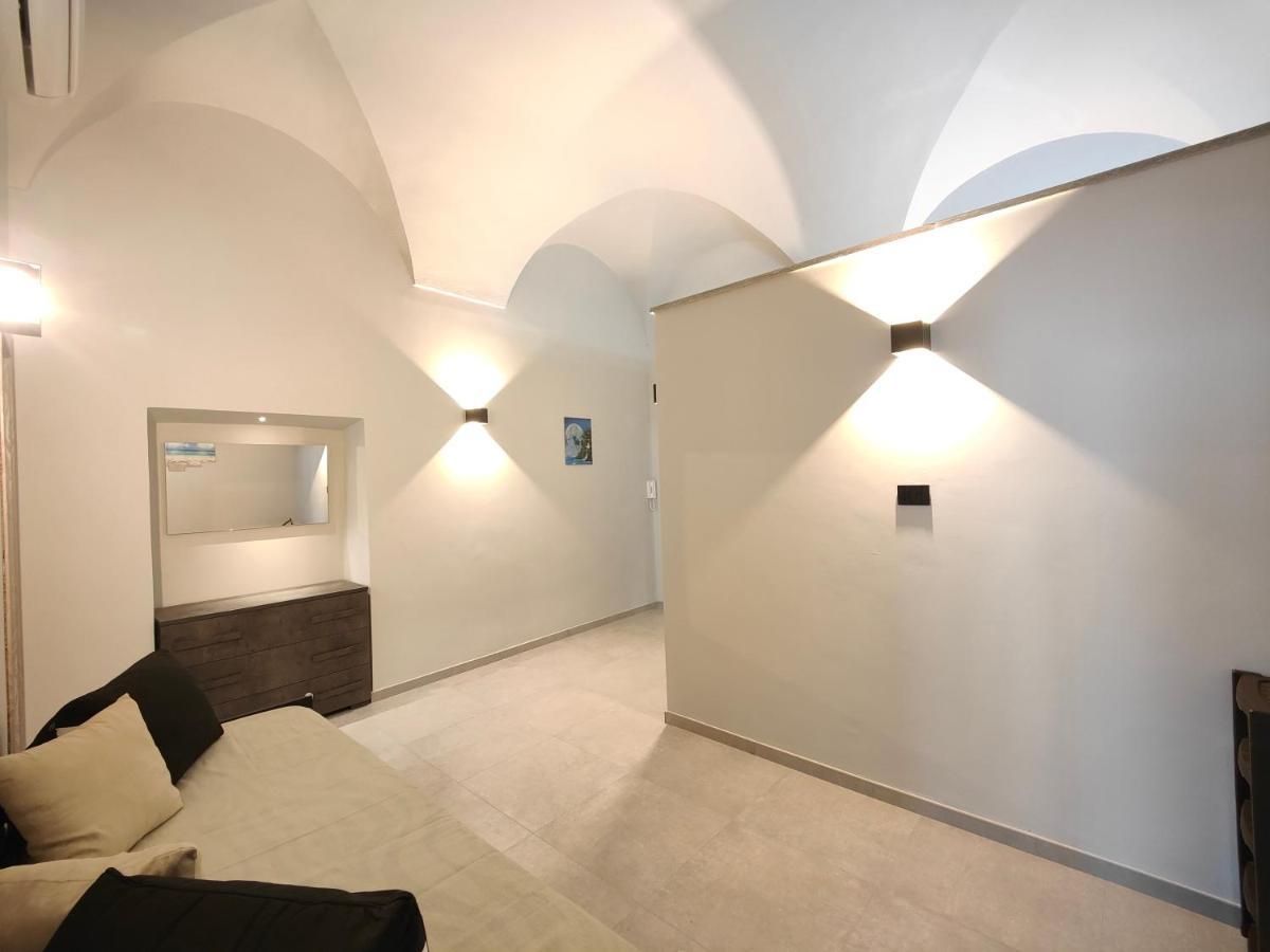 Hostdomus - Garibaldi Suite Loano Kültér fotó