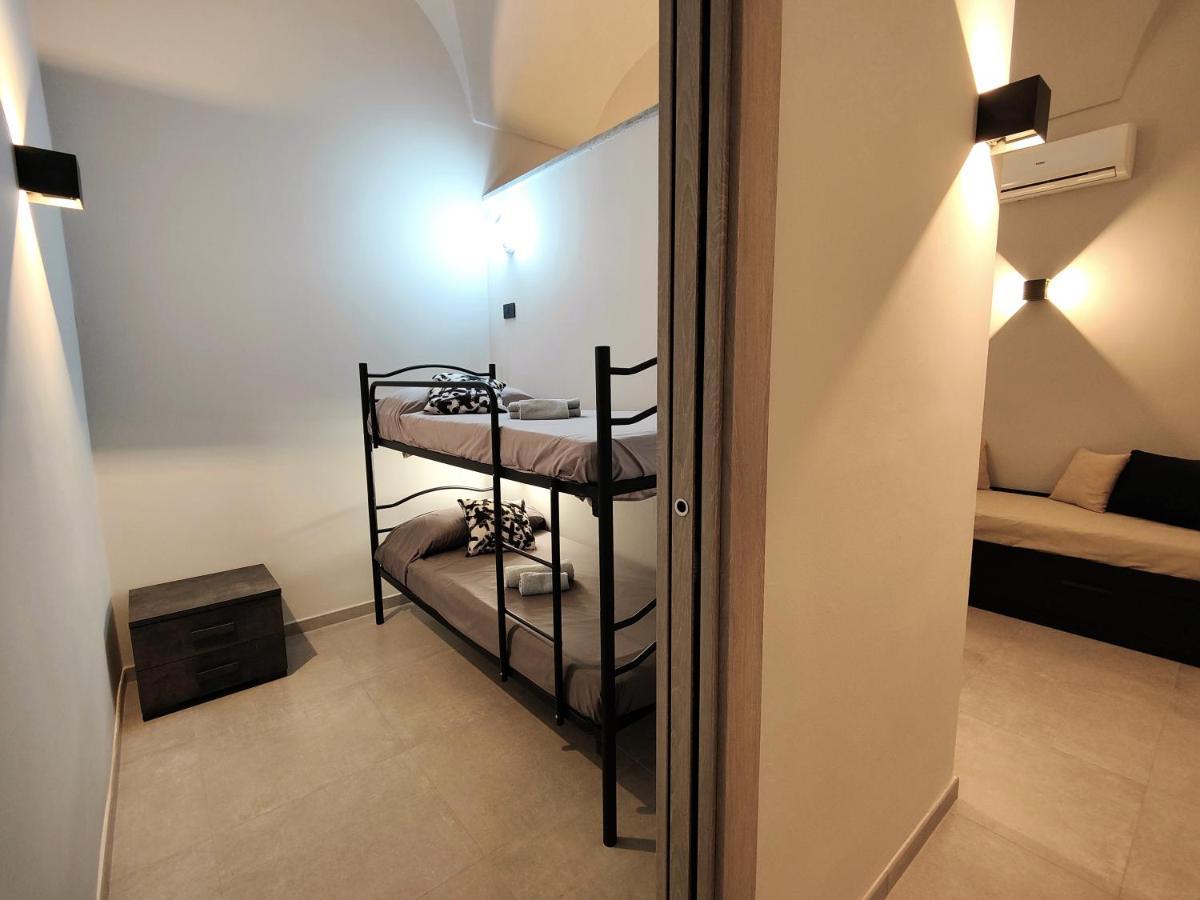 Hostdomus - Garibaldi Suite Loano Kültér fotó